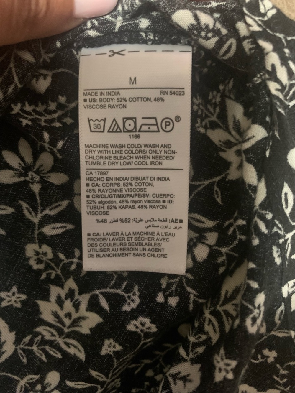 Old Navy Womens Black Floral Print Oversized Button Up Balloon LS Blouse Size M - Picture 6 of 7